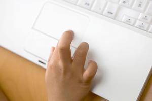 企業のネットワーク監視を効率的に行う